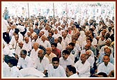 Devotees during satsang assembly on 'Yagnapurush Day'