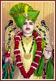 Shri Harikrishna Maharaj adorned on the festival day