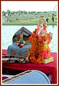Shri Harikrishna Maharaj and Shri Ganeshji