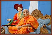 Swamishri in a divine, jovial mood during a satsang assembly