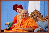 Swamishri in a divine, jovial mood during a satsang assembly