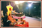 Swamishri performs his morning puja on New Year's Day