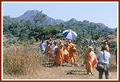 Swamishri visits the land owned by BAPS