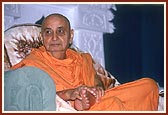 Swamishri during the lunar eclipse assembly 