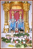 On Dev Uthi Ekadashi (Kartak sud 11) an annakut of fresh vegetables (Shakotsav) is arranged before Thakorji