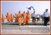 Swamishri observes the Akshardham site from the newly built flyover built on national Highway Number 28