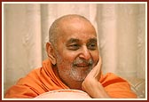 Swamishri in a joyful and radiant mood