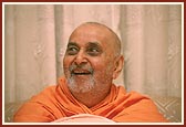 Swamishri in a joyful and radiant mood