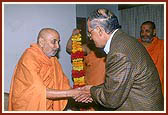 Welcoming Governor of New Delhi Shri Vijay Kapoor