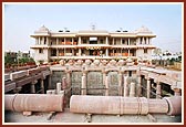 The under-construction mandir and completed Sant Ashram