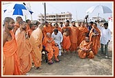 Swamishri on a mandir site observation tour