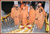 Swamishri inaugurates the Sant Ashram