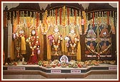 Thakorji's darshan at BAPS Swaminarayan Mandir