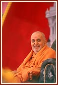 Swamishri during the Vasant Panchami assembly 