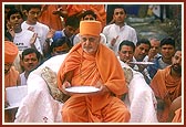 Performing arti