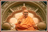 Swamishri blesses the function
