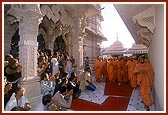 Swamishri performing the mandir pradakshina 