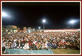 Swamishri addresses the satsang assembly at J. K. Park