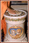 Swamishri performs pradakshina of shrine commemorating the birth place of Aksharbrahma Gunatitanand Swami