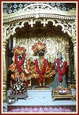 (L to R) Shri Vasudevnarayan Dev, Shri Dharmadev and Bhaktimata