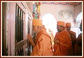 Doing darshan at Akshar Ordi - the residence of Shriji Maharaj