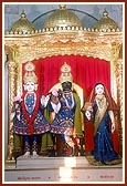 Shri Harikrishna Maharaj and Shri Gopinath Dev