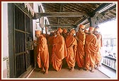 Doing darshan of Dada Khachar's west facing Darbar (Athamana Orda) sanctified by Shriji Maharaj 