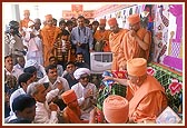 Swamishri blesses the main sponsorers of the pratishtha festival 
