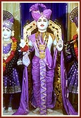 Shri Harikrishna Maharaj 