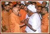 Swamishri with Ragha Bharwad
