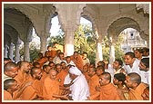 Swamishri and Ragha Bharwad