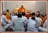 Swamishri reminisces about past prasangs with senior devotees of Badalpur
