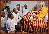Swamishri reminisces about past prasangs with senior devotees of Badalpur