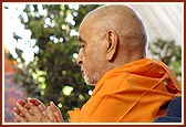Swamishri's morning puja