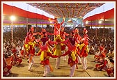 Balaks perform a traditional dance