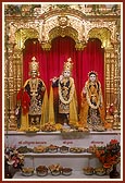 Shri Harikrishna Maharaj and Shri Radha Krishna Dev