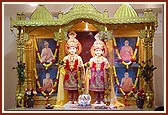 The newly installed murtis of Shri Akshar Purushottam Maharaj and Guru Parampara