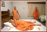 Swamishri in a divine jovial mood before going to sleep
