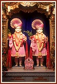 Bhagwan Swaminarayan and Aksharbraham Gunatitanand Swami