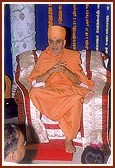 Blesses the satsang assembly