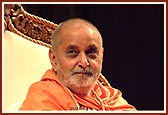 Swamishri in a joyous mood during a satsang assembly&nbsp;&nbsp;