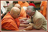 Swamishri meets a wide range of devotees and well-wishers