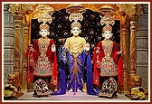 The sacred images of Shri Dham, Dhami and Mukta in the Central Shrine