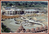 &nbsp;Swamishri visits the construction site of Premvati 