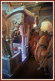 Darshan in Akshar Deri