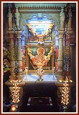 Darshan in Akshar Deri