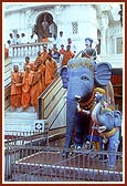 After Thakorji's darshan in the morning Swamishri descends the mandir steps