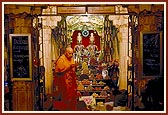 Swamishri performs arti of Thakorji on Dev Diwali