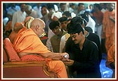 Swamishri blesses and advices the devotees during samip darshan
