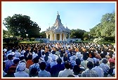 Morning puja at Yagnapurush Smruti Mandir